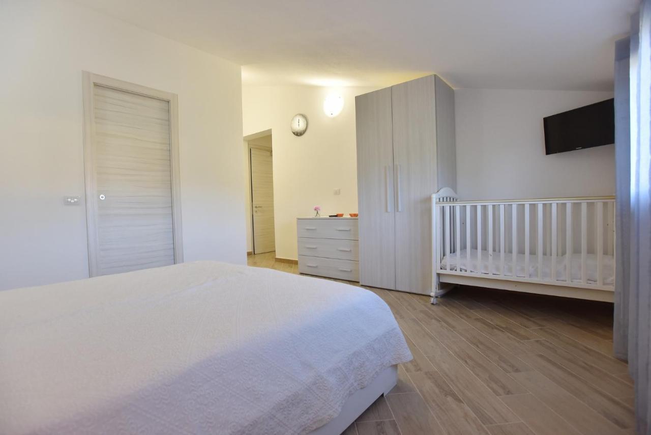 Pula Appartamento Hollydays Esterno foto
